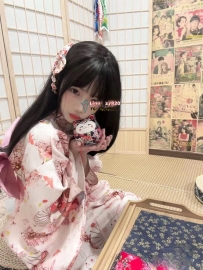 🌸ほしのもえ 📍：日本 💗155cm｜43kg｜B｜19y 甘い声で誘惑するロリ可愛い