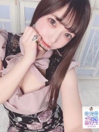 🌸杏奈 (あんな) 📍：日本 💗166cm｜47kg｜E｜24y魅力的な深い瞳